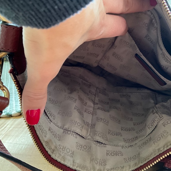 Fall Brown Michael Kors Bag, Lightly Used, Gorgeous Gold detailing, Crossbody - Picture 5 of 8
